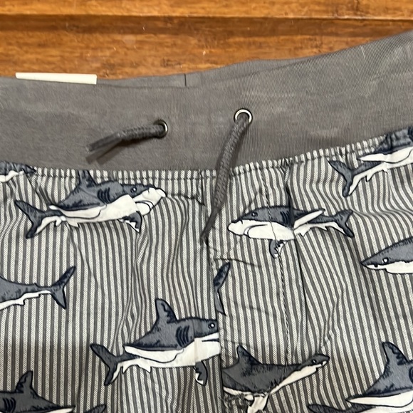 GAP kids elastic waist pull on shark shorts size large (10) NWT - Picture 3 of 6